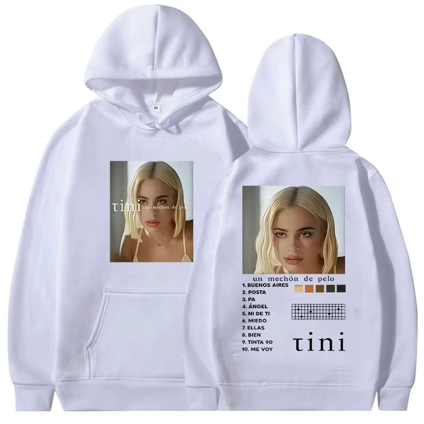 Zangeres Tini Stoessel Tour Al - Winter Clothing Drawing recensie en prijs